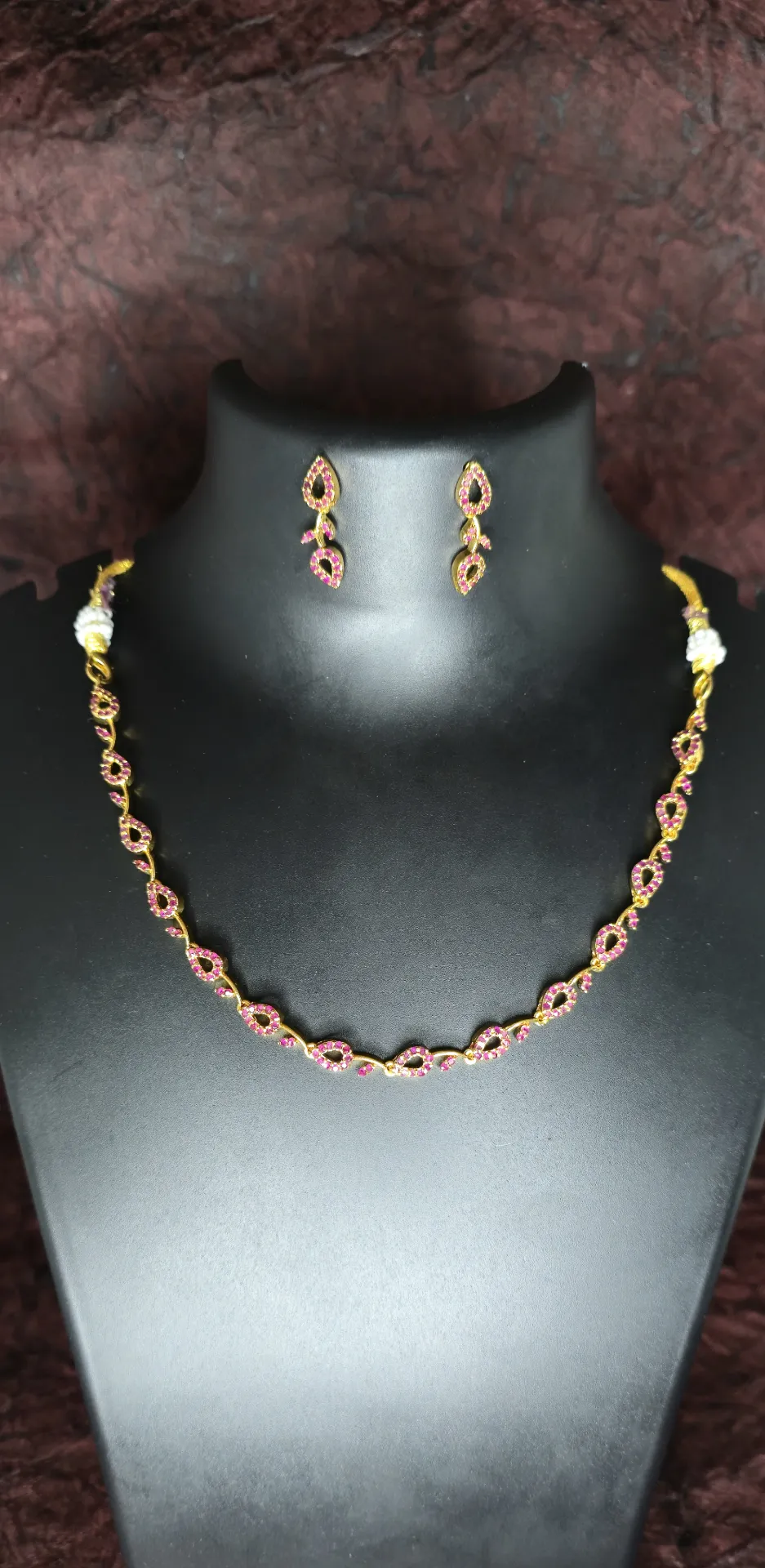 AD stone Leaf design short Necklace
