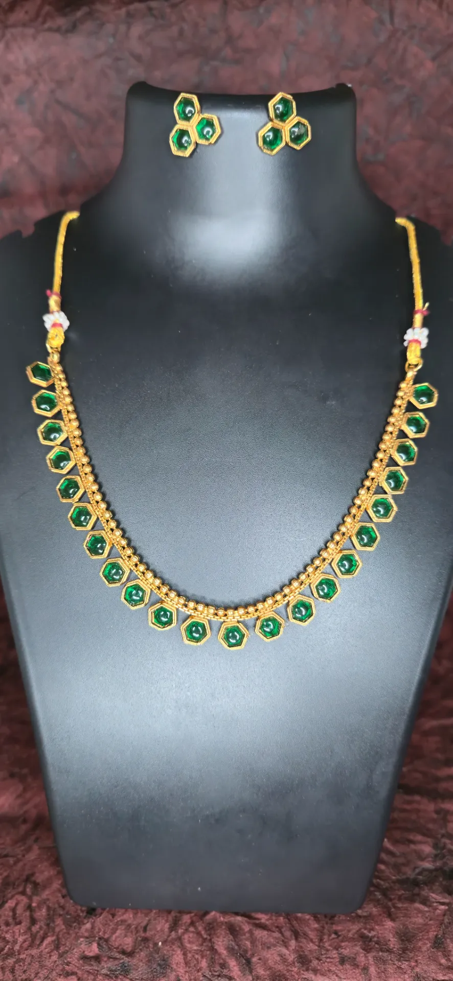 [Necklace] Traditional South Indian Premium Green coloured stone Short Necklace