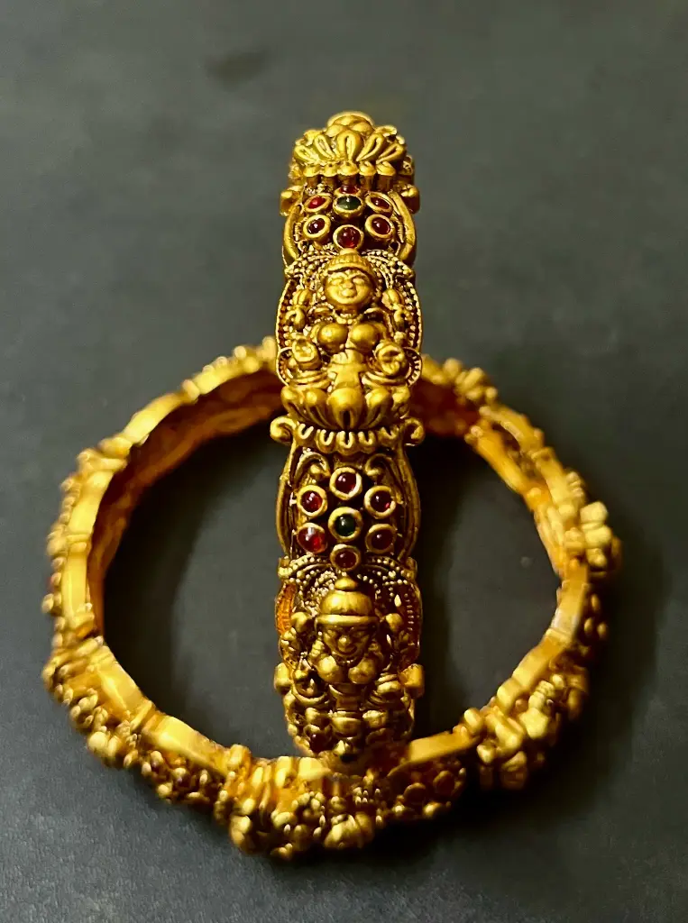 Matt Finish Lakshmi Nakshi Bangle (2*4)